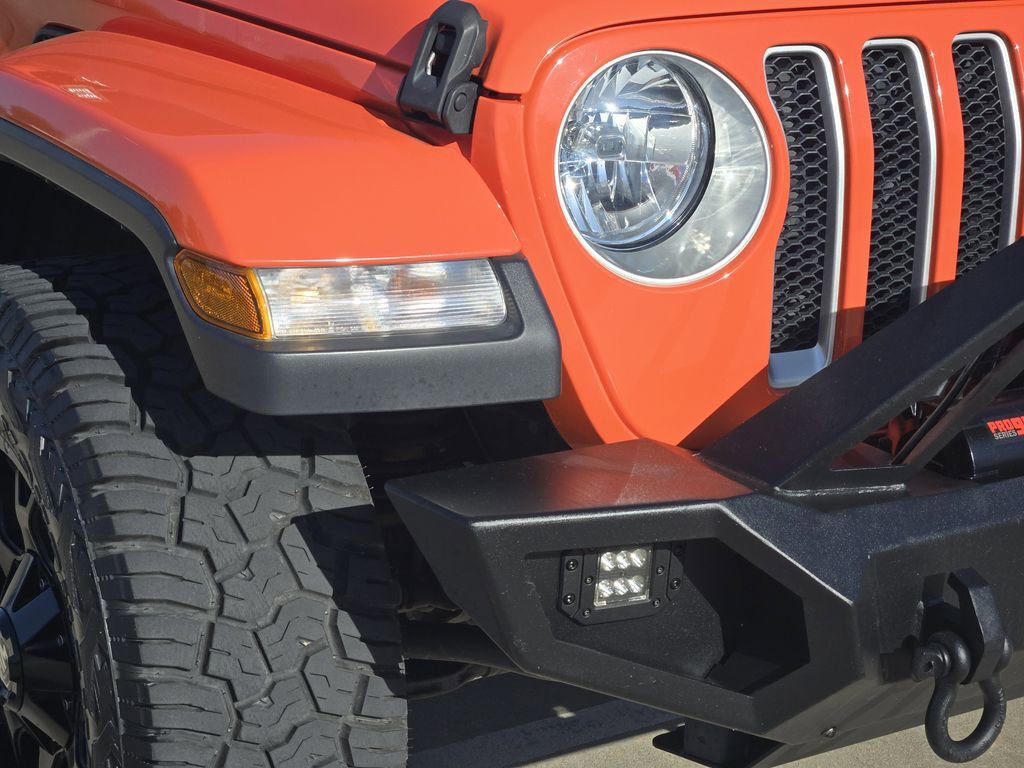 Used 2018 Jeep Wrangler Unlimited Sahara AWD/4WD image 9