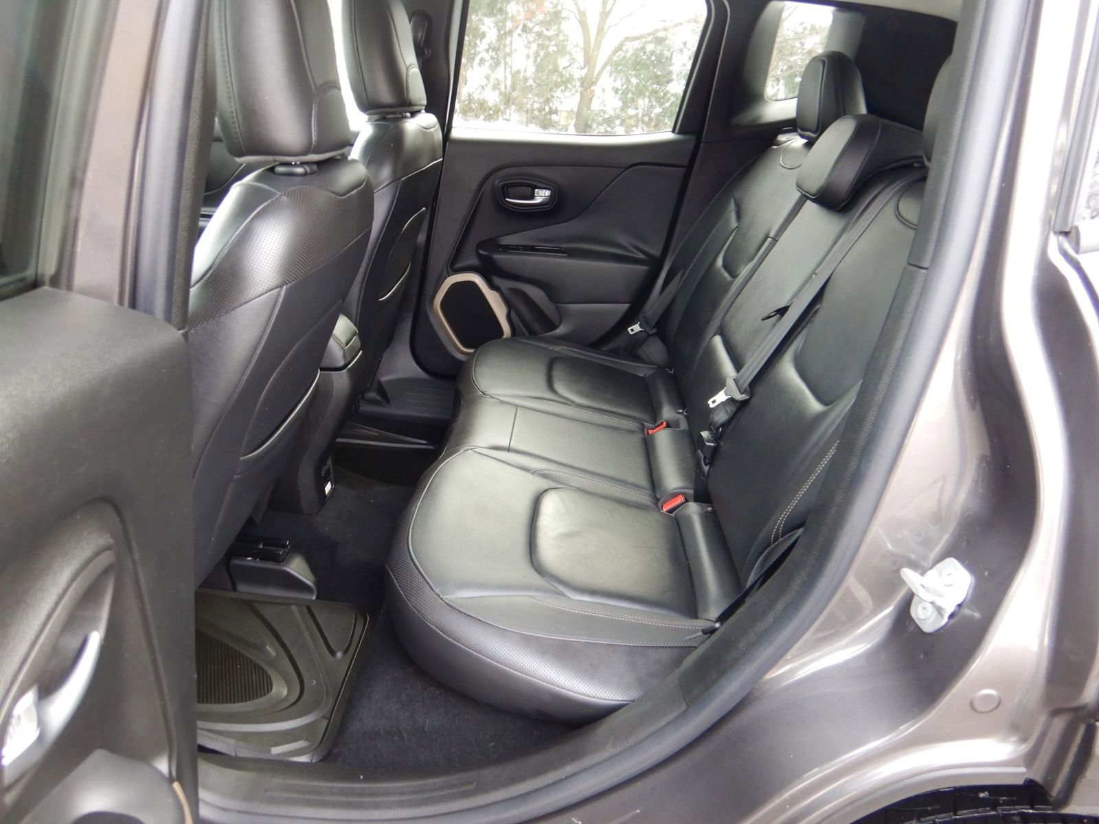 Used 2016 Jeep Renegade Limited AWD/4WD image 17
