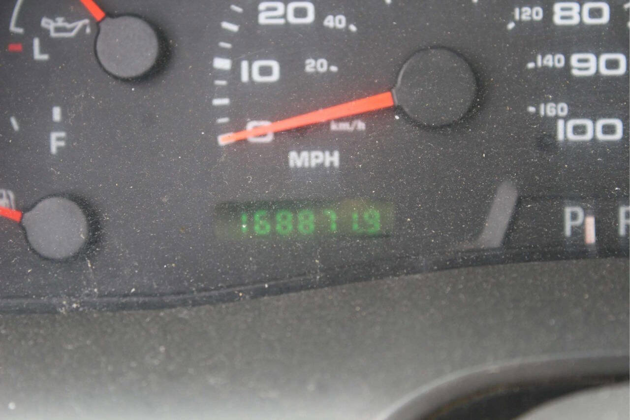 Used 2002 Ford Excursion XLT AWD/4WD image 10