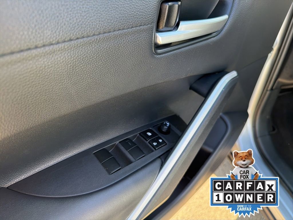 Used 2025 Toyota Corolla Cross XLE image 12