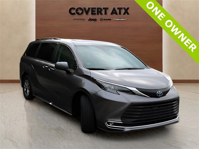 Used 2024 Toyota Sienna XLE image 7