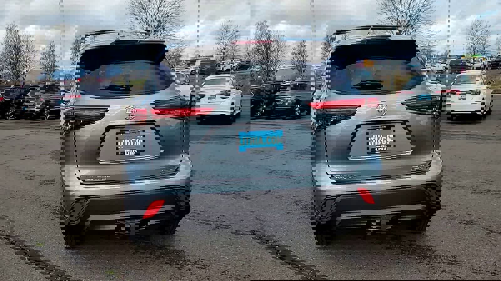 Used 2022 Toyota Highlander XLE image 7