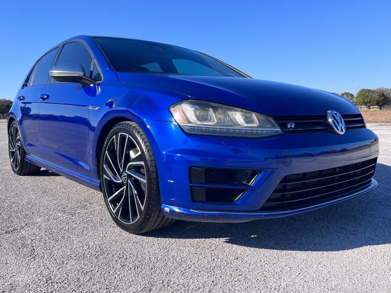Used 2015 Volkswagen Golf R 4-Door image 15
