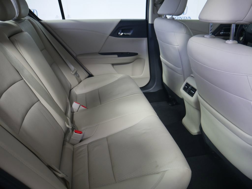 Used 2016 Honda Accord Touring image 9