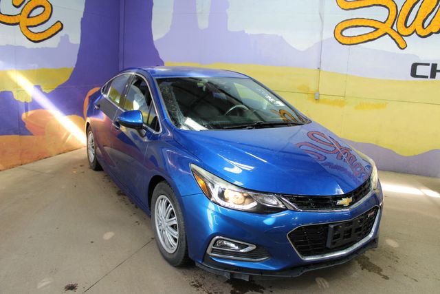 Used 2018 Chevrolet Cruze Premier w/ Premier True North Edition FWD image 2