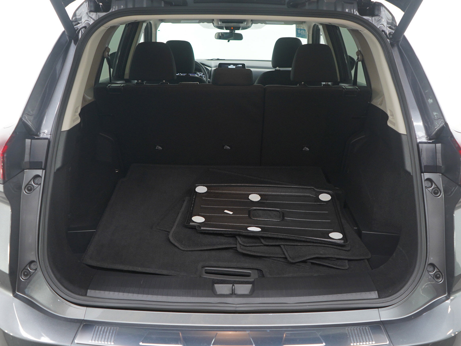 Used 2025 Nissan Rogue SV image 17