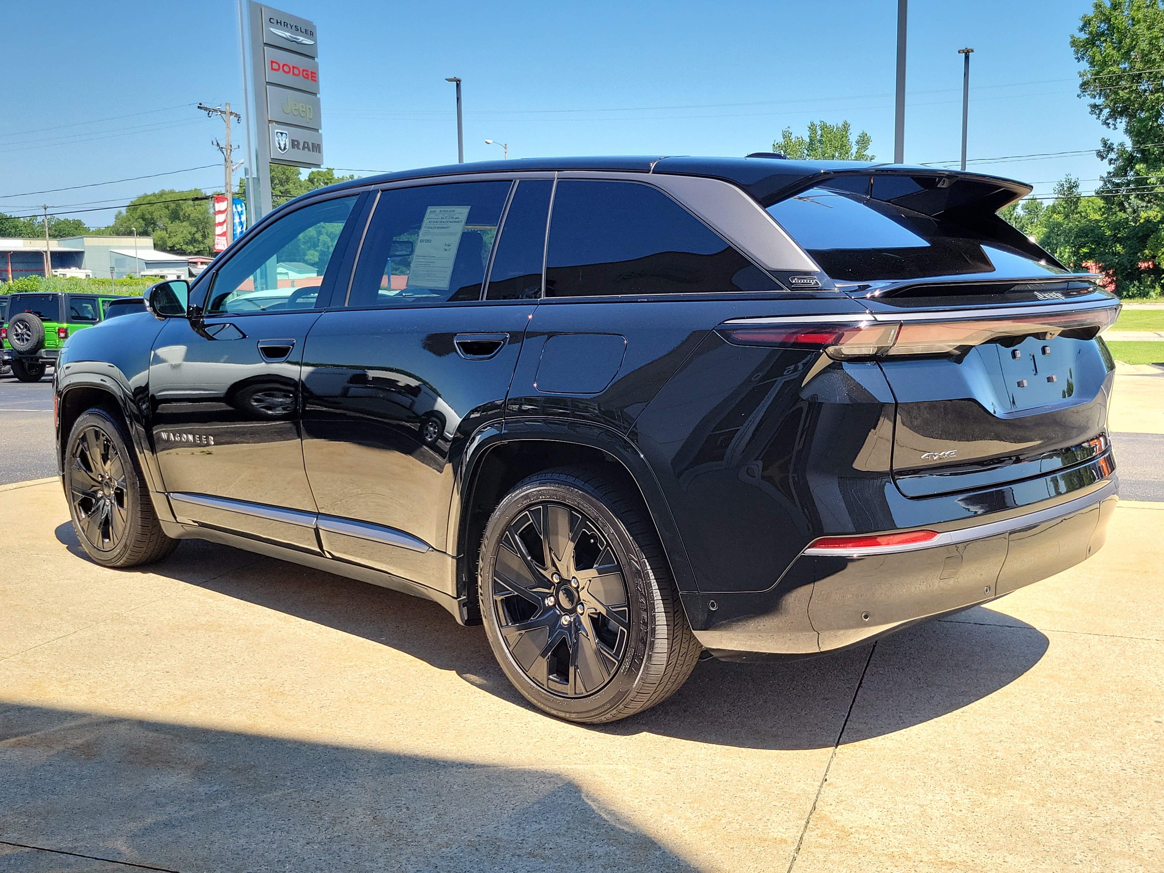 Used 2025 Jeep Wagoneer S Launch Edition AWD/4WD image 3