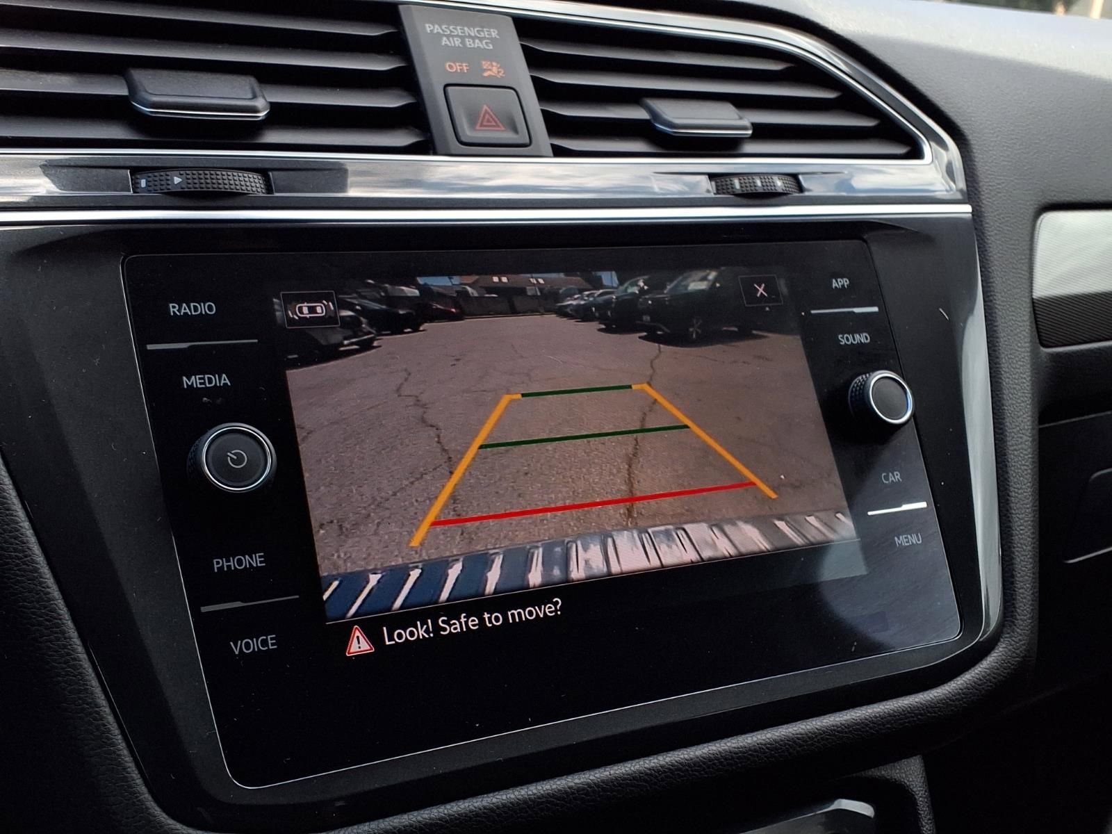 Certified 2023 Volkswagen Tiguan SE FWD image 11