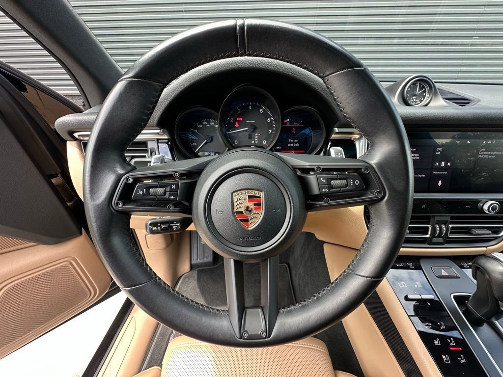 Certified 2023 Porsche Macan AWD/4WD image 16