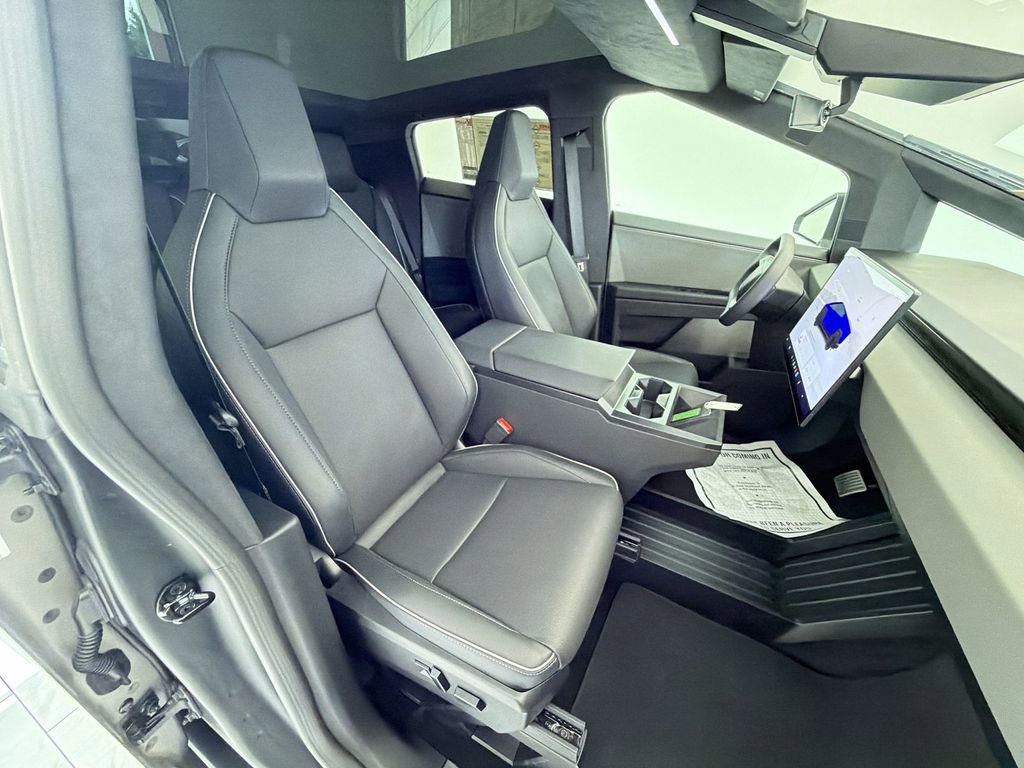 Used 2025 Tesla Cybertruck AWD Crew Cab image 28