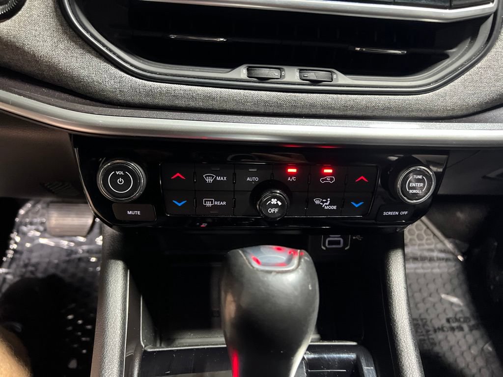 Used 2022 Jeep Compass Latitude w/ Convenience Group FWD image 30