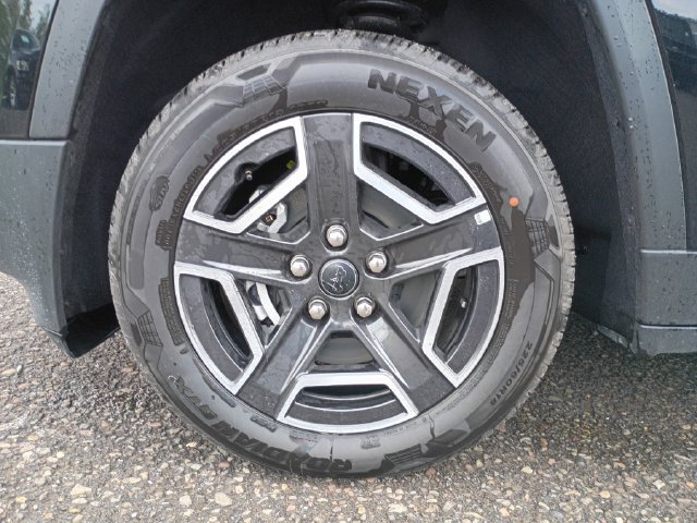 Used 2026 Jeep Cherokee Laredo AWD/4WD image 20