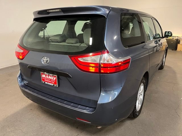 Used 2017 Toyota Sienna L FWD image 3
