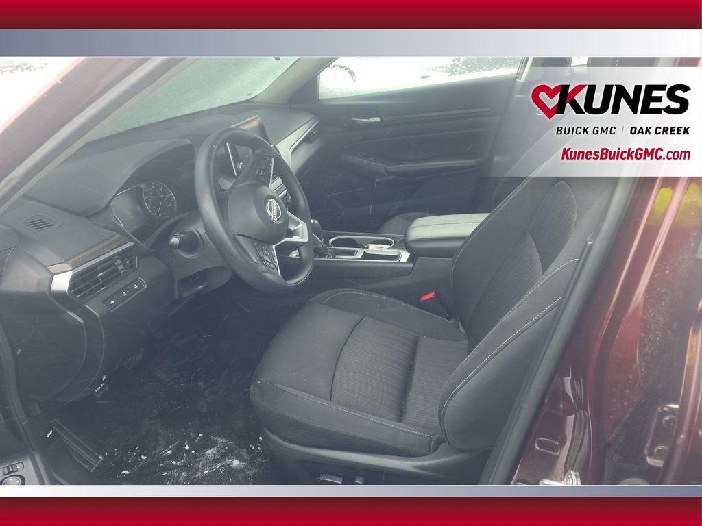 Used 2024 Nissan Altima 2.5 SV image 10