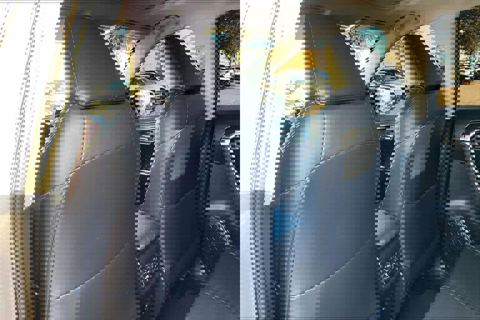 Used 2021 Toyota RAV4 XLE Premium w/ Carpet Mat Package (TMS) image 12