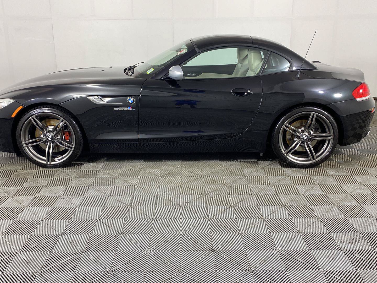 Used 2011 BMW Z4 sDrive35is RWD image 11