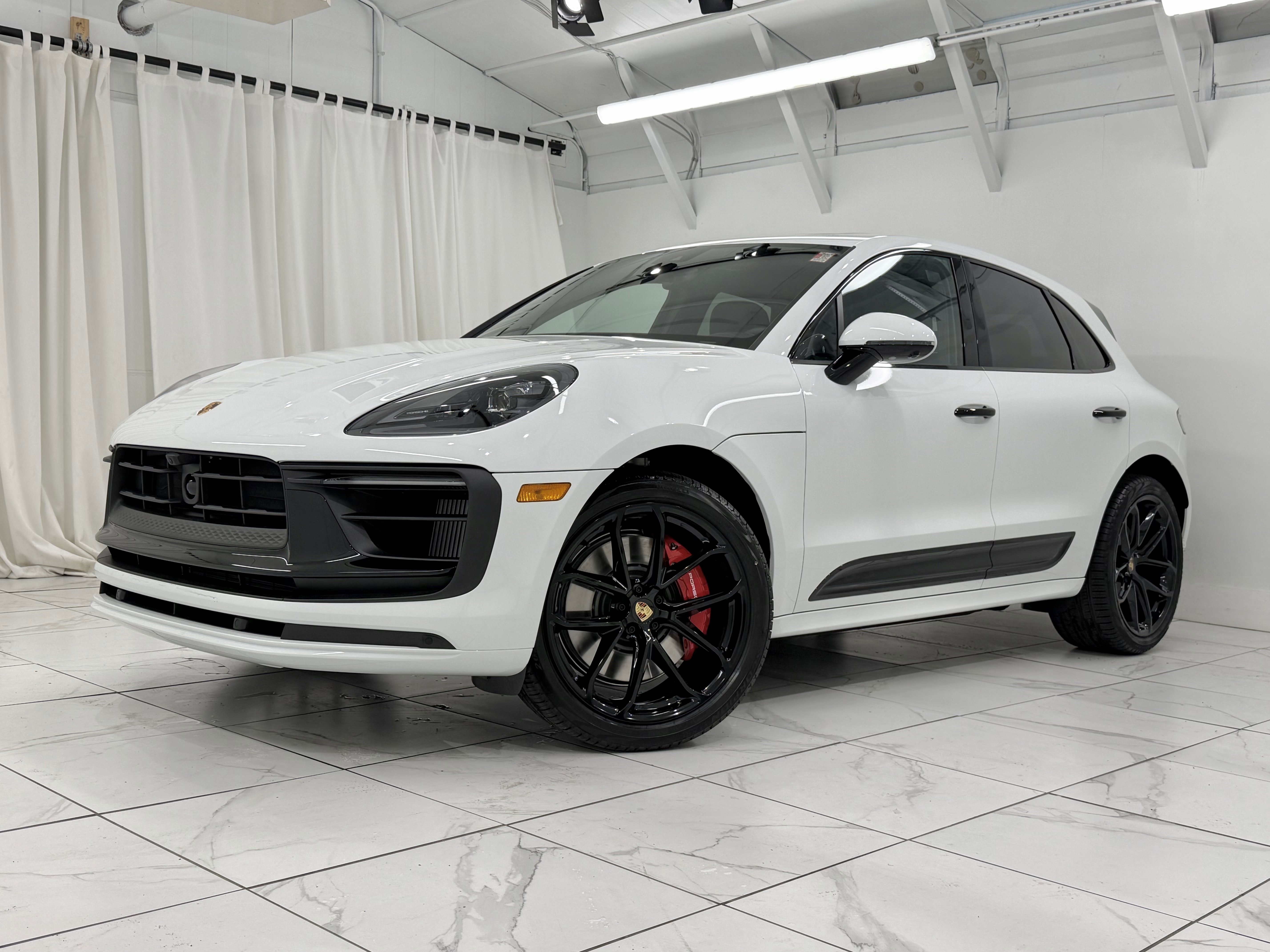 New 2026 Porsche Macan GTS image 6