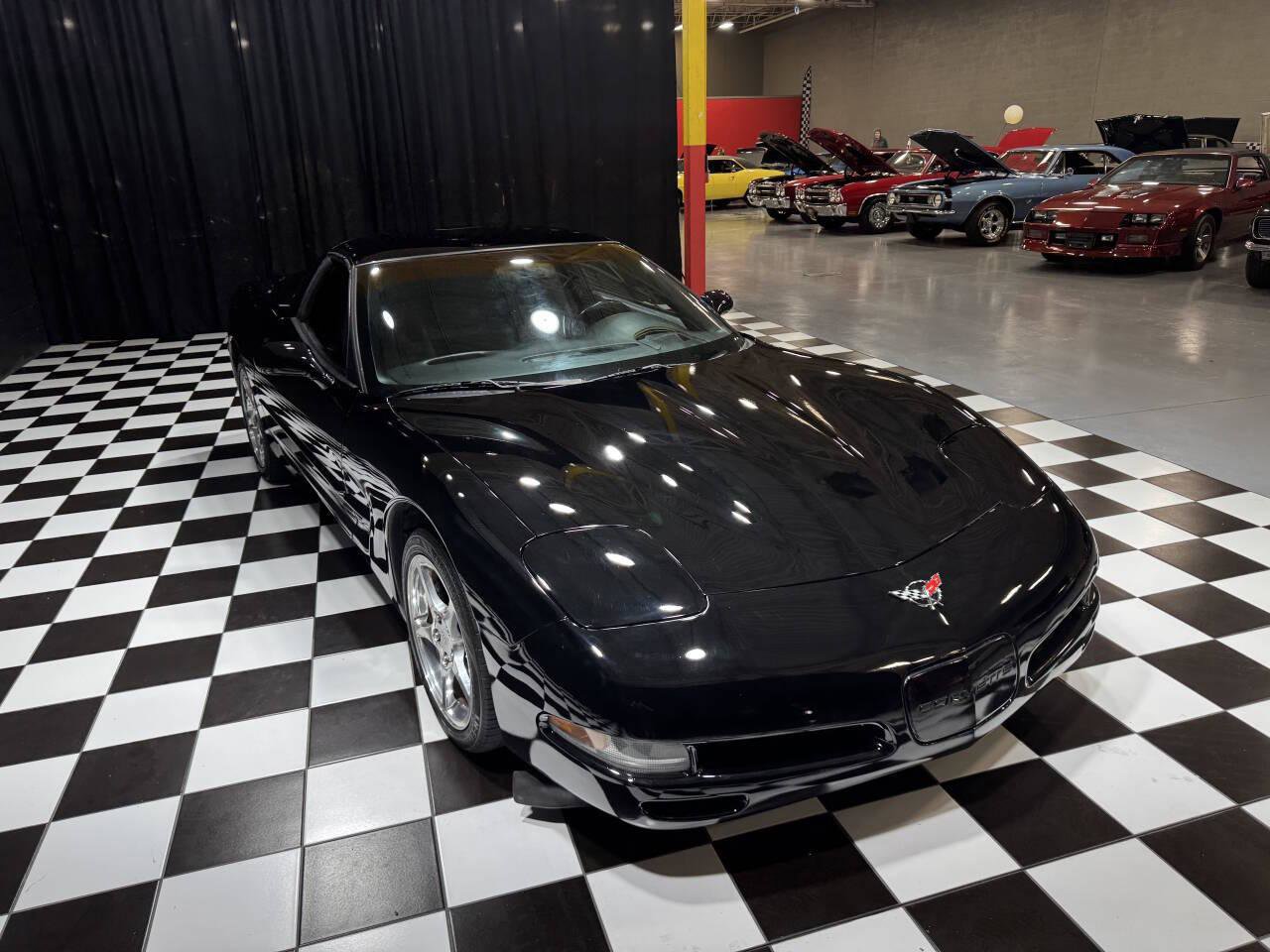 Used 2004 Chevrolet Corvette Coupe w/ Roof Package image 11