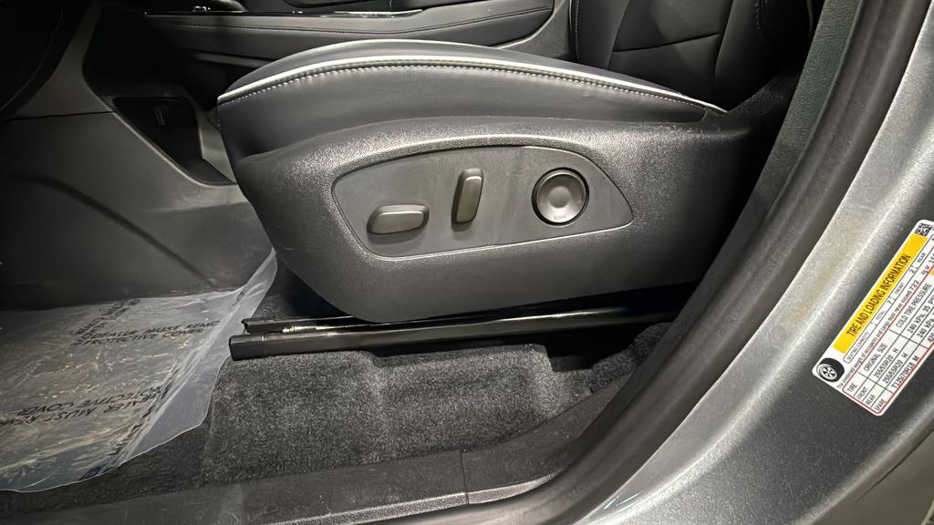 Used 2026 Buick Enclave Preferred AWD/4WD image 15