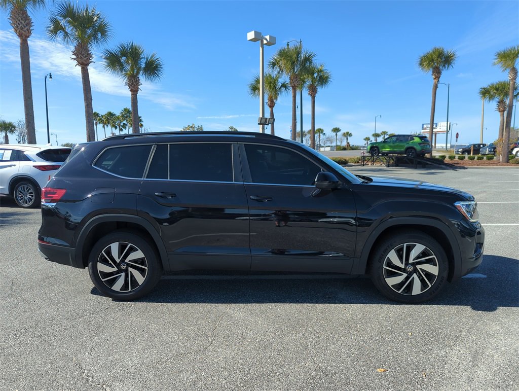 Used 2025 Volkswagen Atlas SE image 3