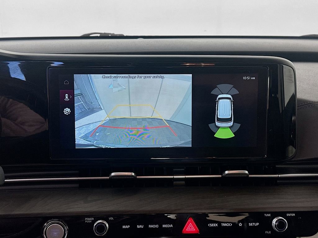 Used 2022 Kia Carnival EX image 14