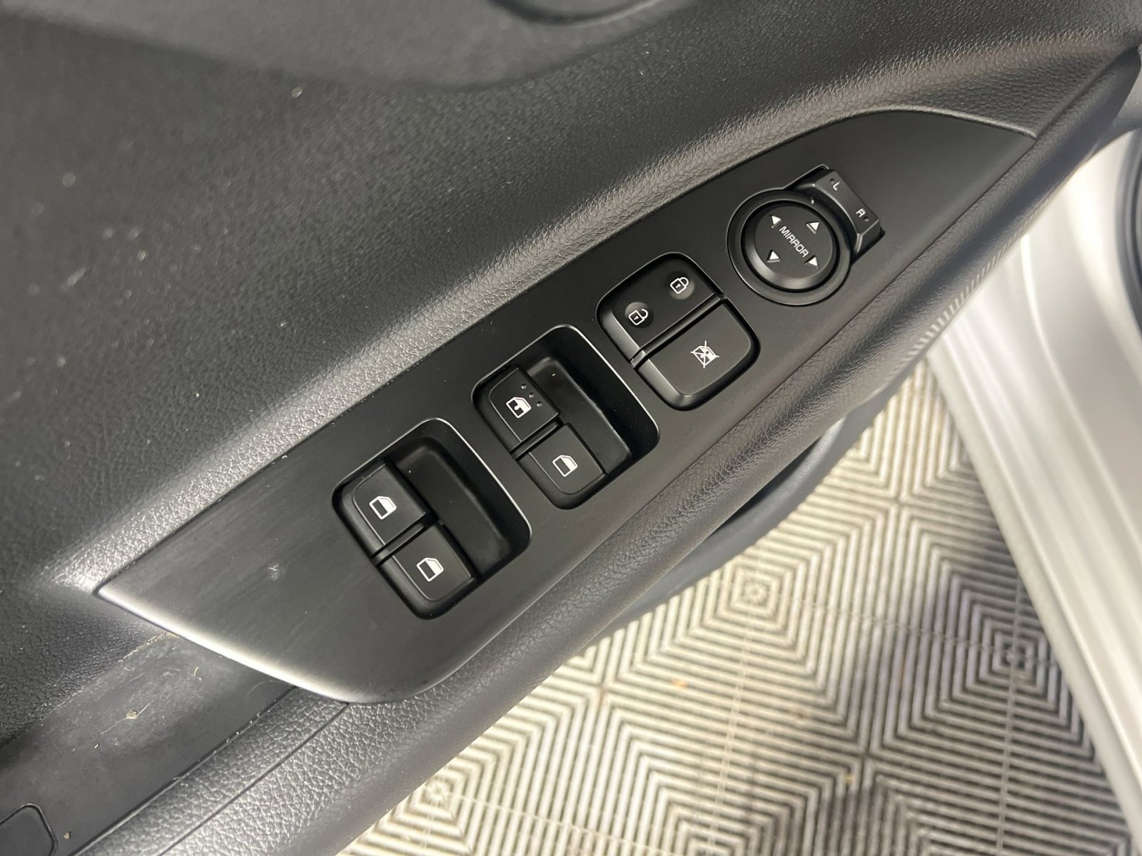 Used 2023 Kia Rio S w/ Technology Package image 12