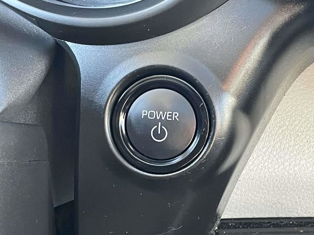 Used 2025 Toyota Sienna XLE image 28