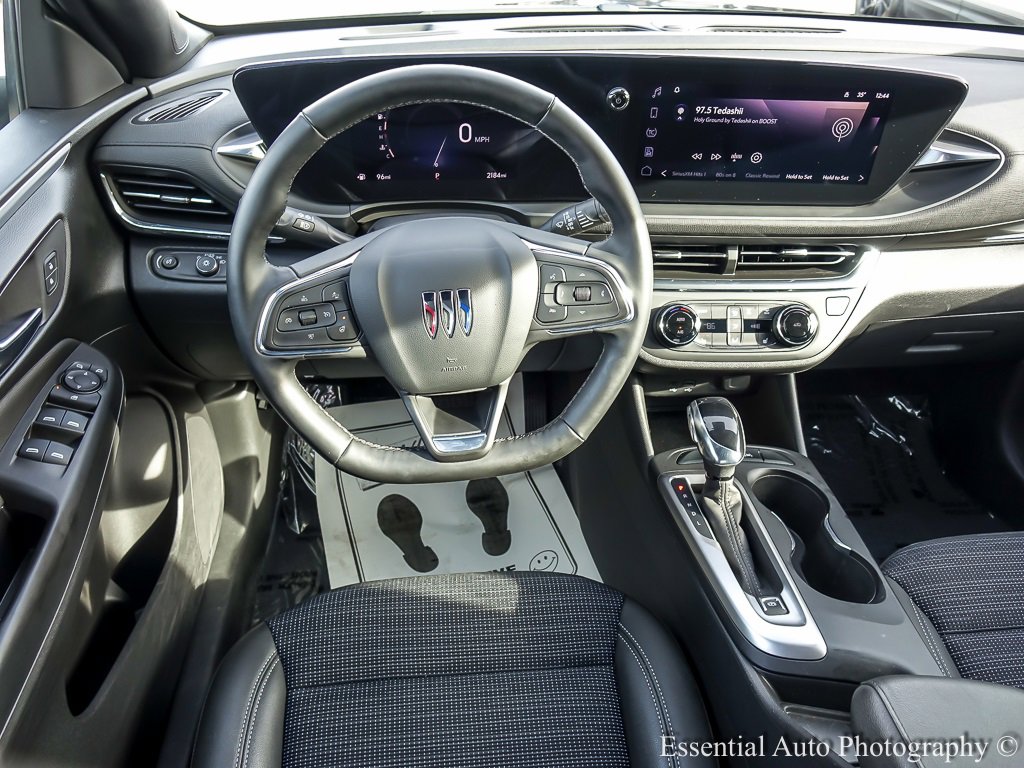 Used 2025 Buick Envista Preferred w/ Convenience I Package image 12