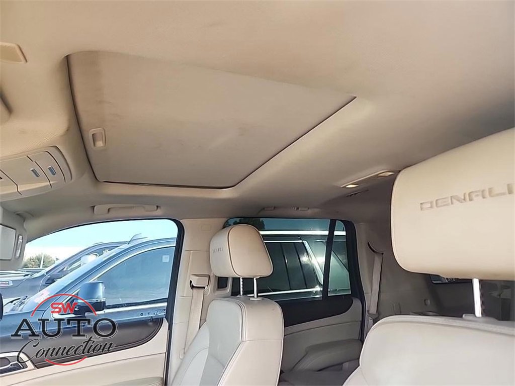 Used 2019 GMC Yukon Denali image 16