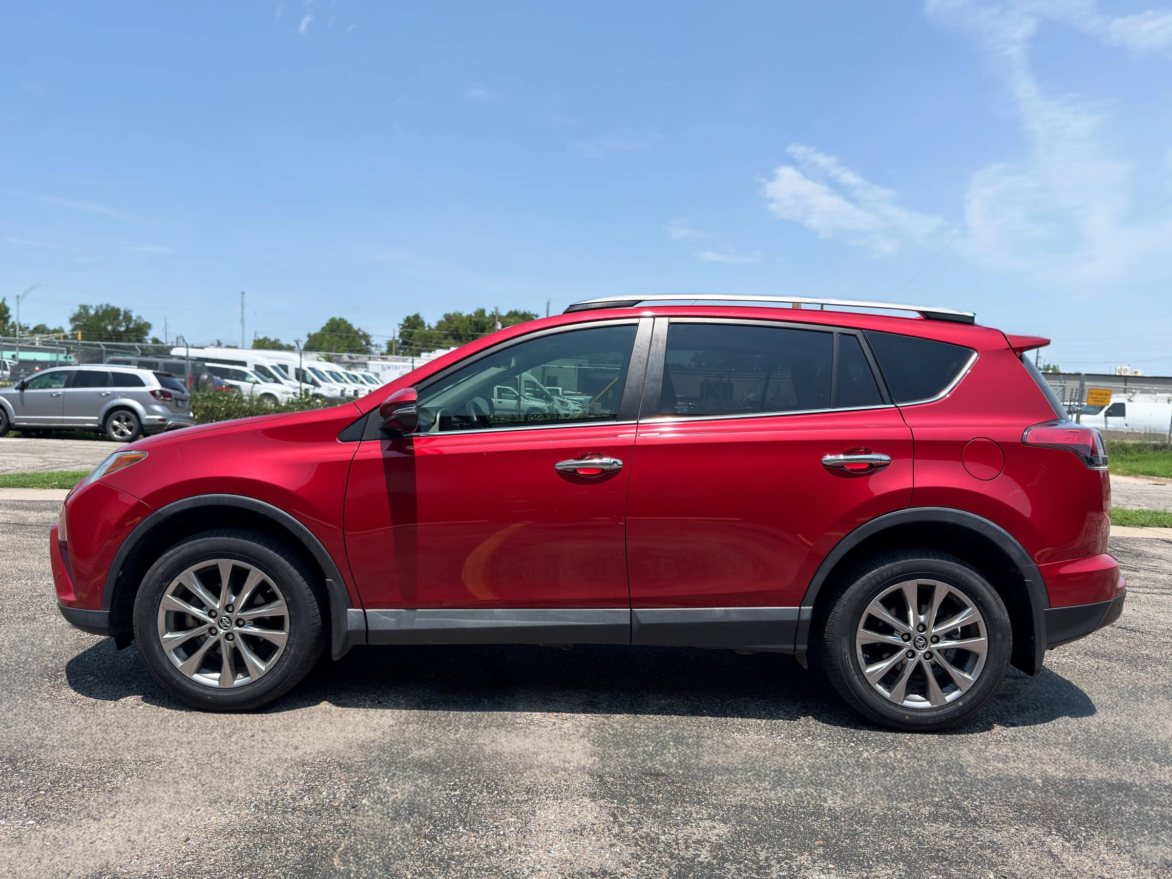 Used 2017 Toyota RAV4 Limited w/ Advanced Technology Package FWD image 4