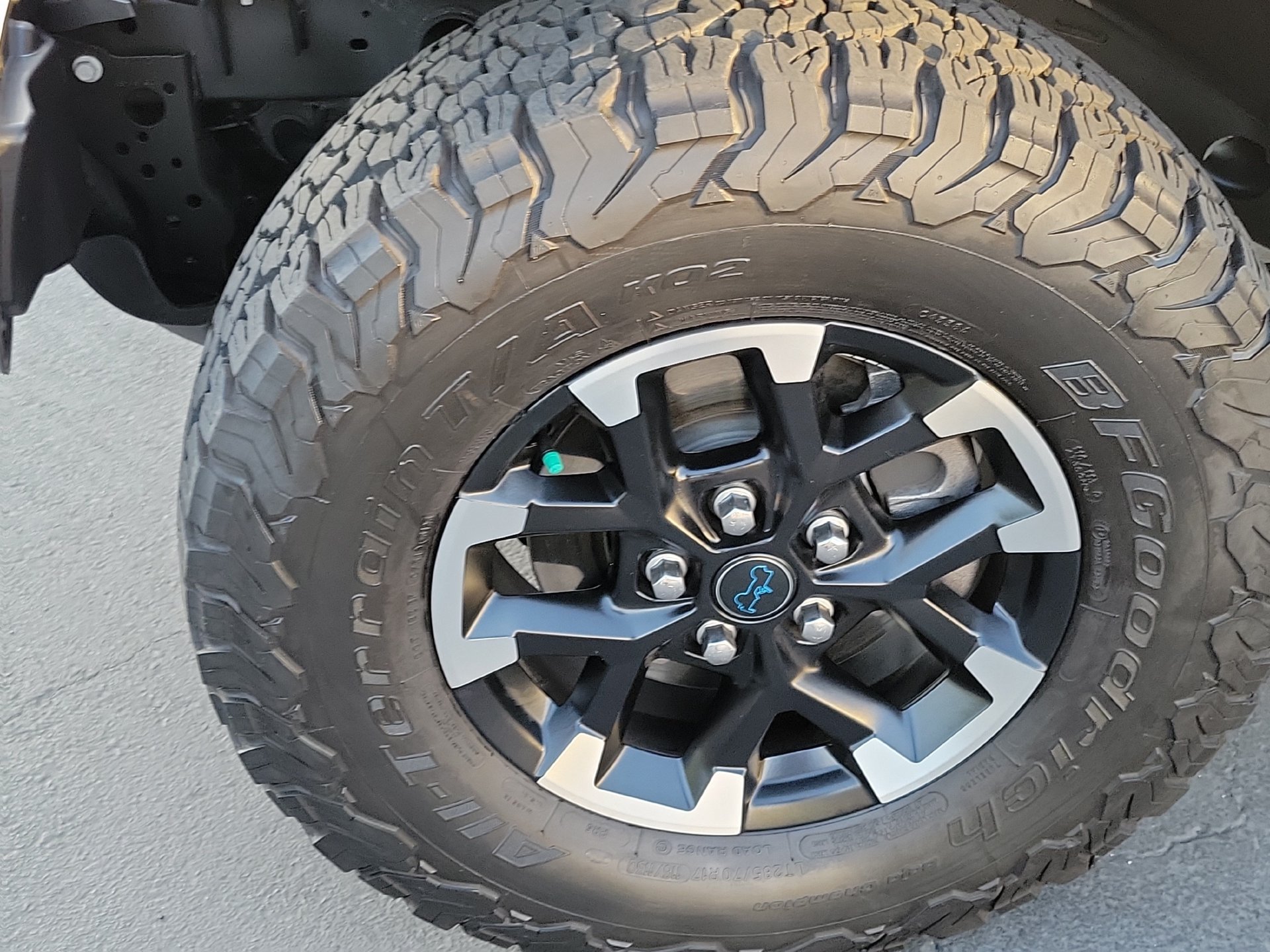 Certified 2024 Jeep Wrangler Unlimited Rubicon 4xe w/ Technology Group AWD/4WD image 25