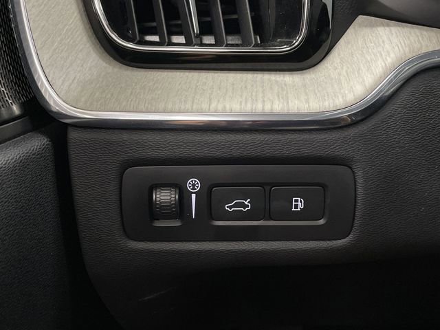 Used 2022 Volvo XC60 T8 Inscription w/ Advanced Package image 26