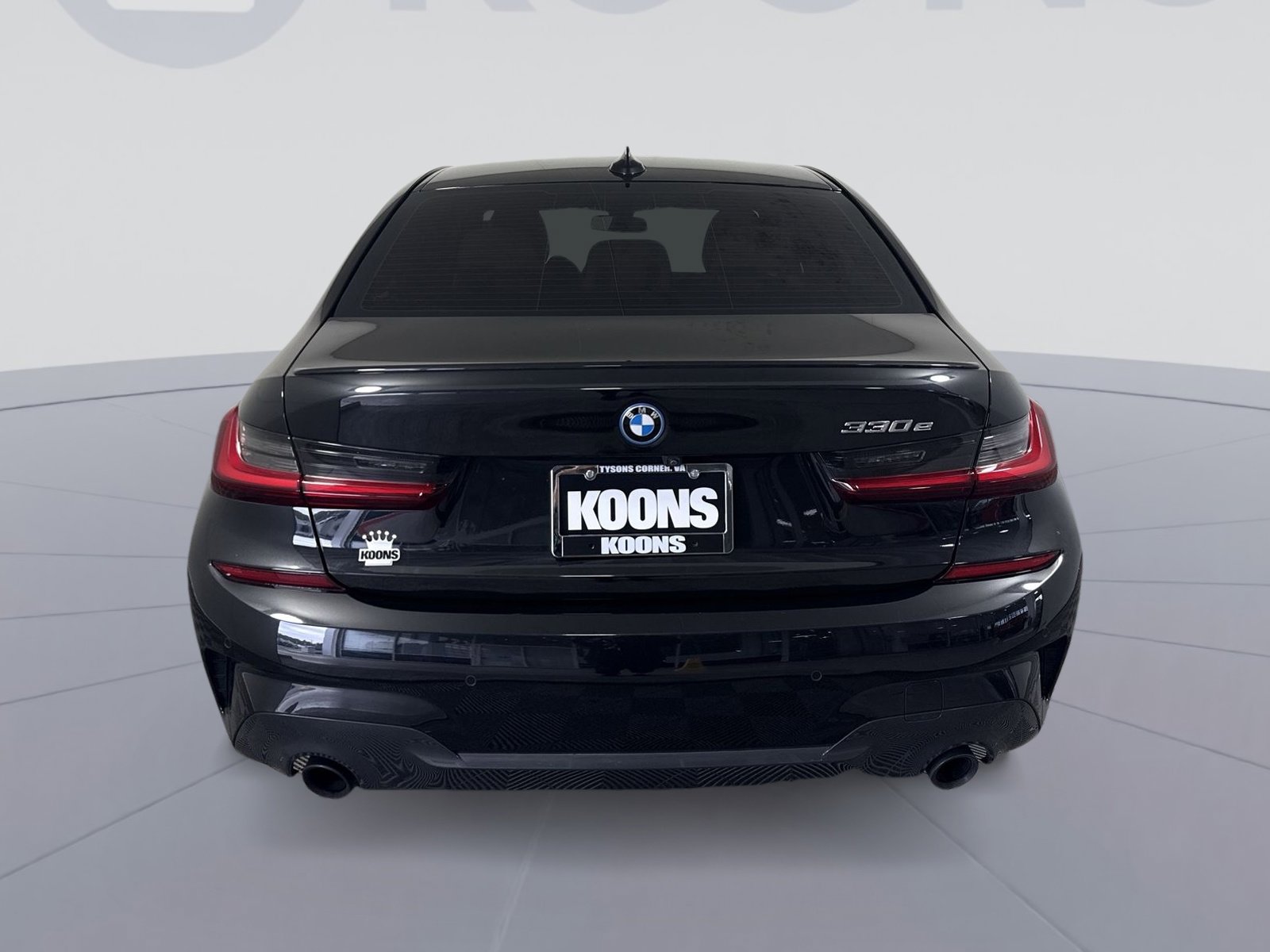 Used 2022 BMW 330e w/ M Sport Package RWD image 5