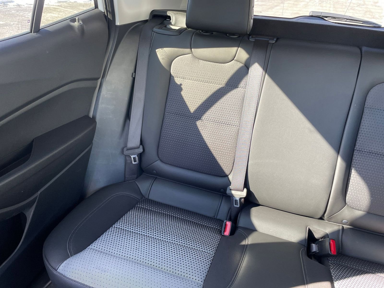 Used 2025 Chevrolet Trax LT w/ LT Convenience Package image 37