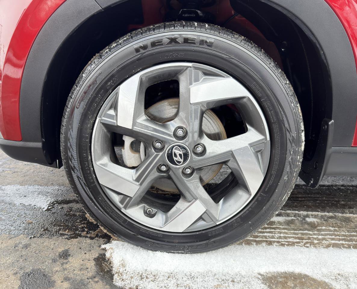 Used 2024 Hyundai Venue SEL FWD image 61