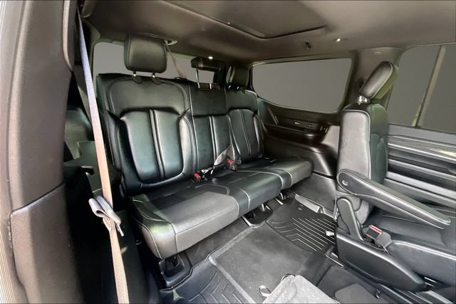 Used 2022 Jeep Wagoneer Series III w/ Premium Group I AWD/4WD image 25