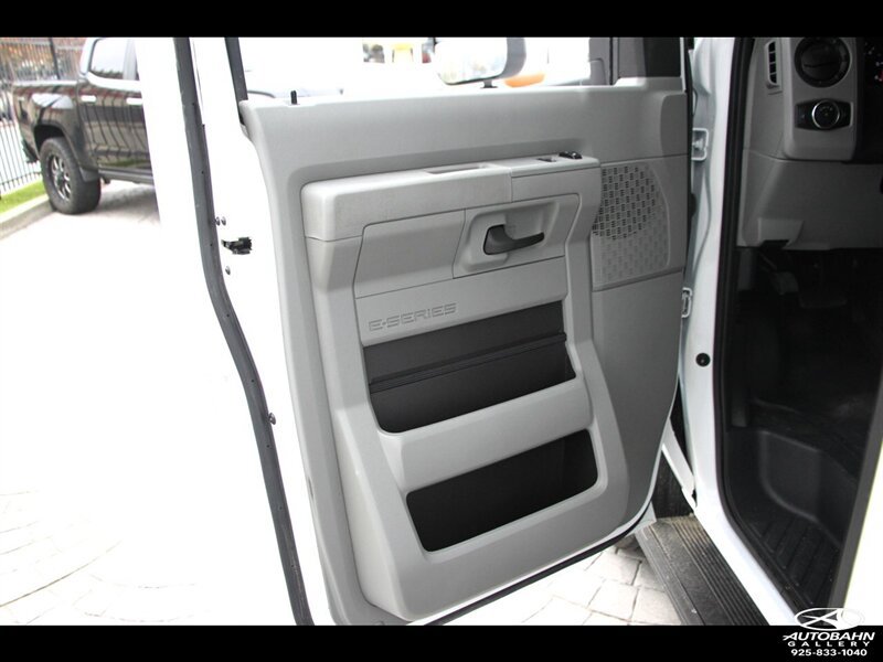 Used 2022 Ford E-450 and Econoline 450 Super Duty w/ Motorhome Prep Package RWD image 16