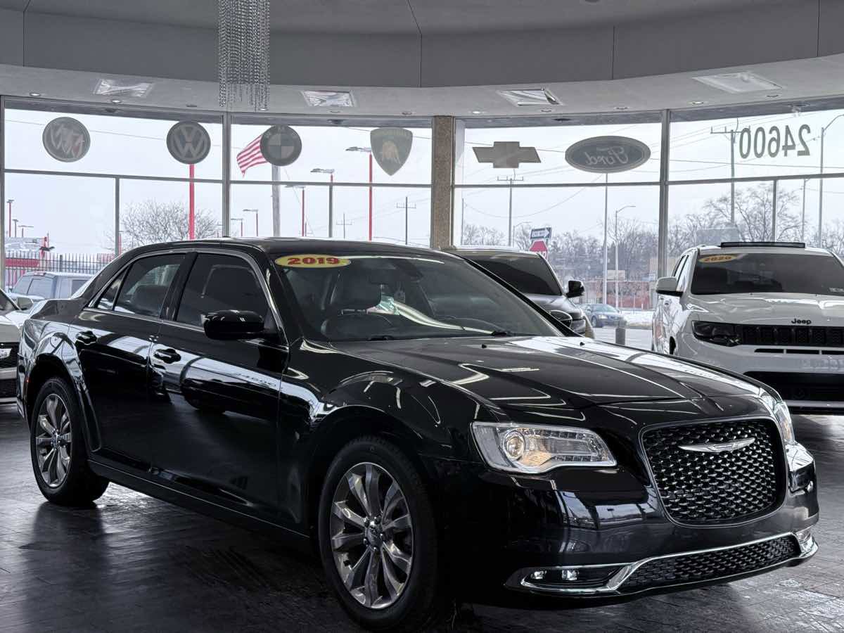 Used 2019 Chrysler 300 Touring L w/ Quick Order Package 22F