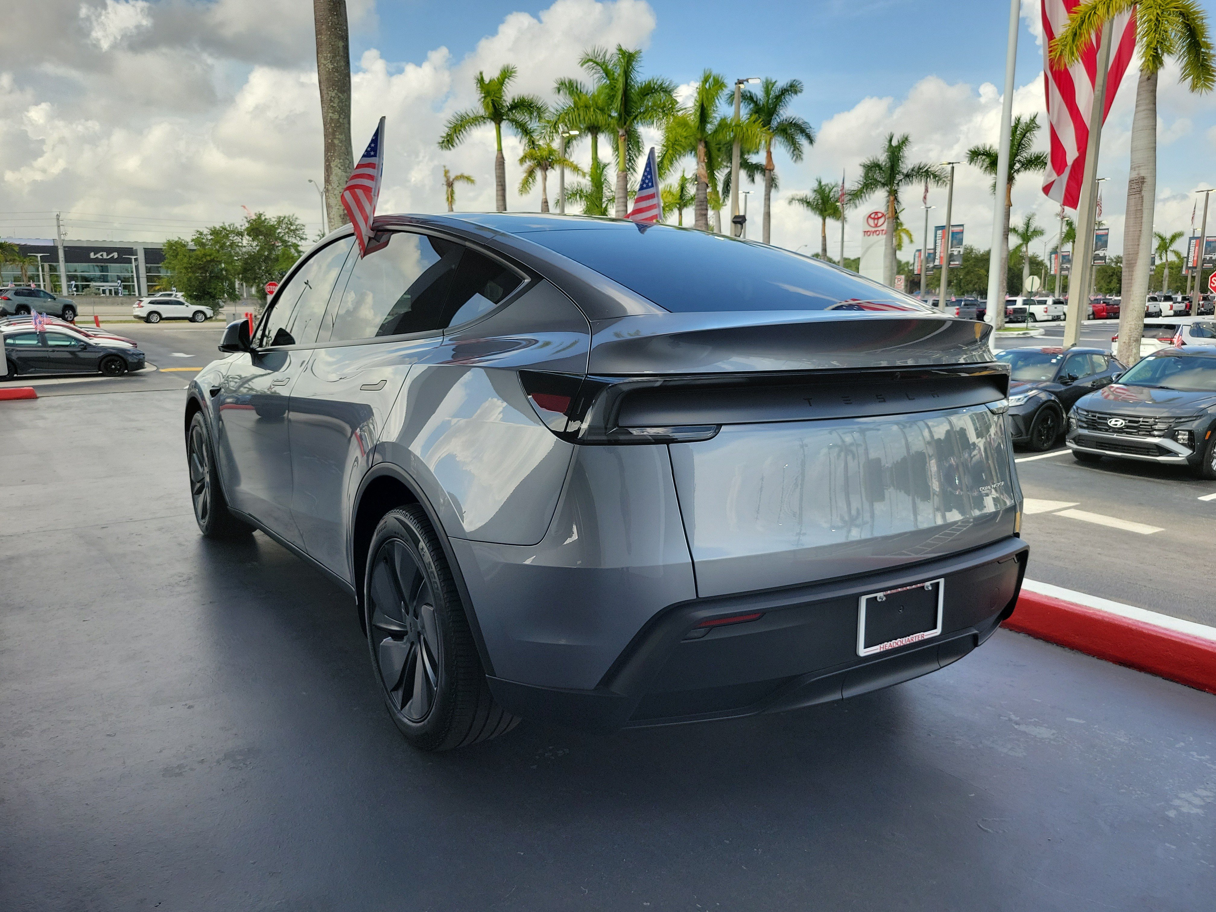 Used 2026 Tesla Model Y AWD image 9