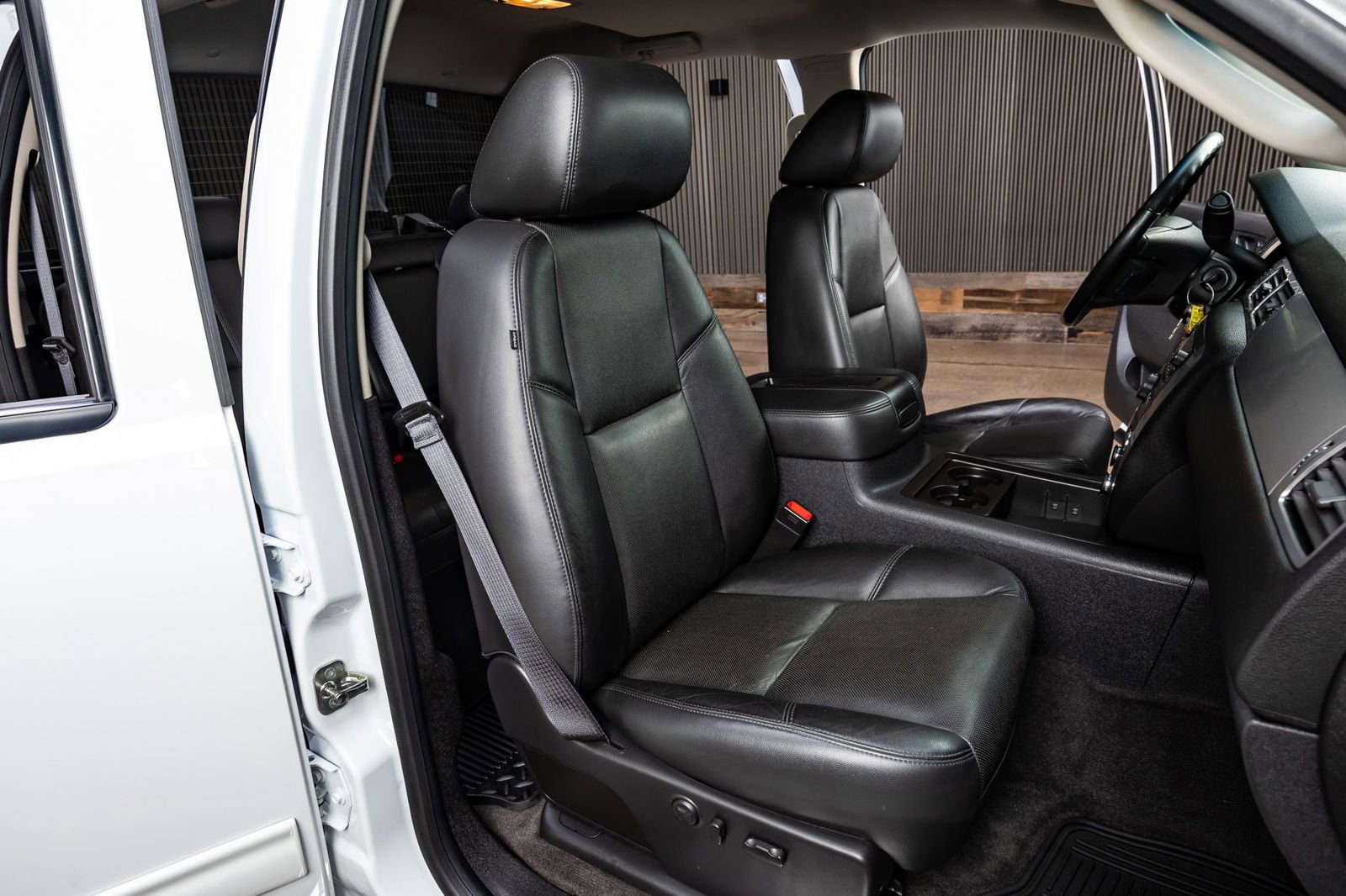 Used 2014 Chevrolet Silverado 2500 LTZ w/ LTZ Plus Package image 28