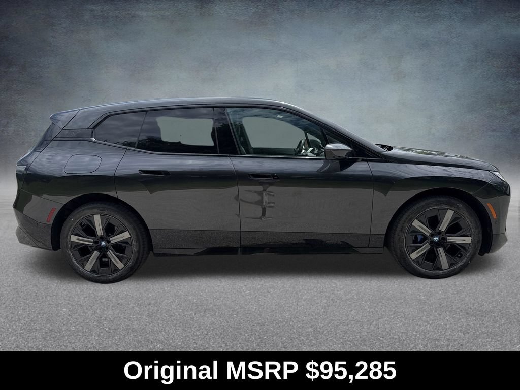 Used 2025 BMW iX xDrive50 AWD/4WD image 7