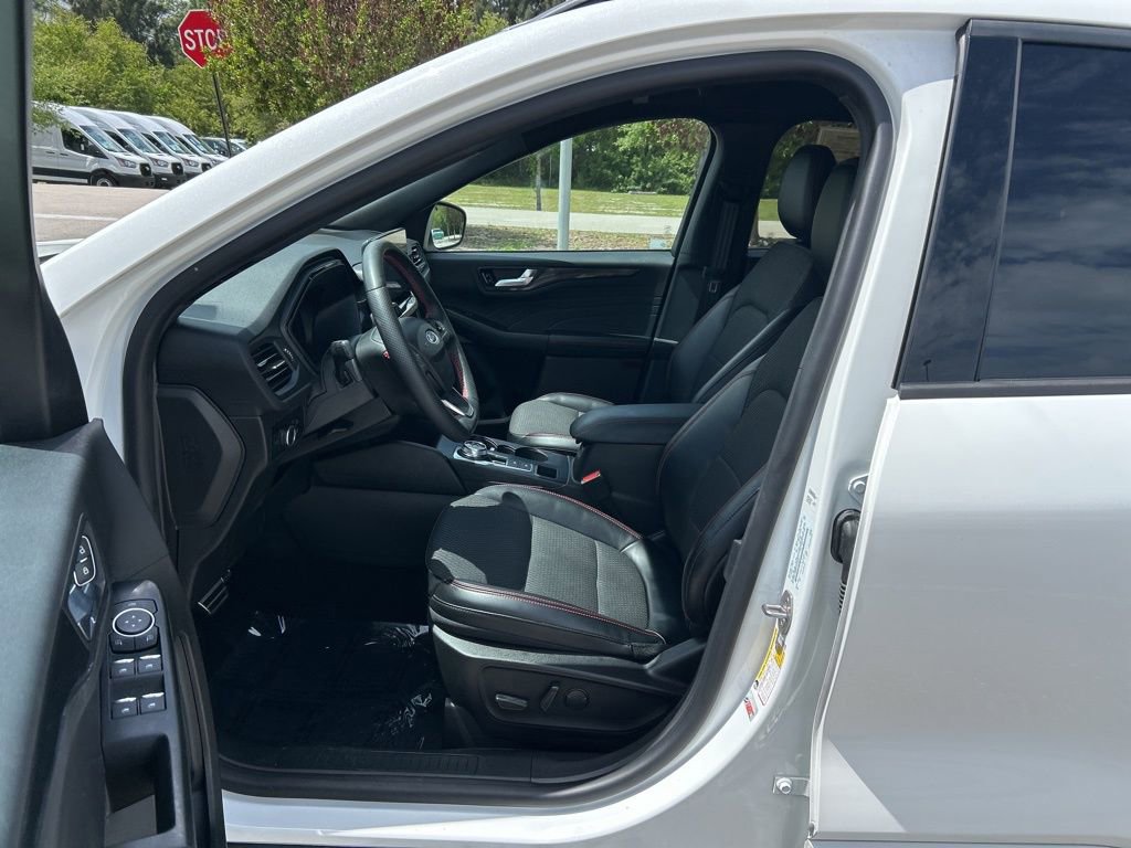 Used 2023 Ford Escape ST-Line w/ Tech Pack #1 AWD/4WD image 15