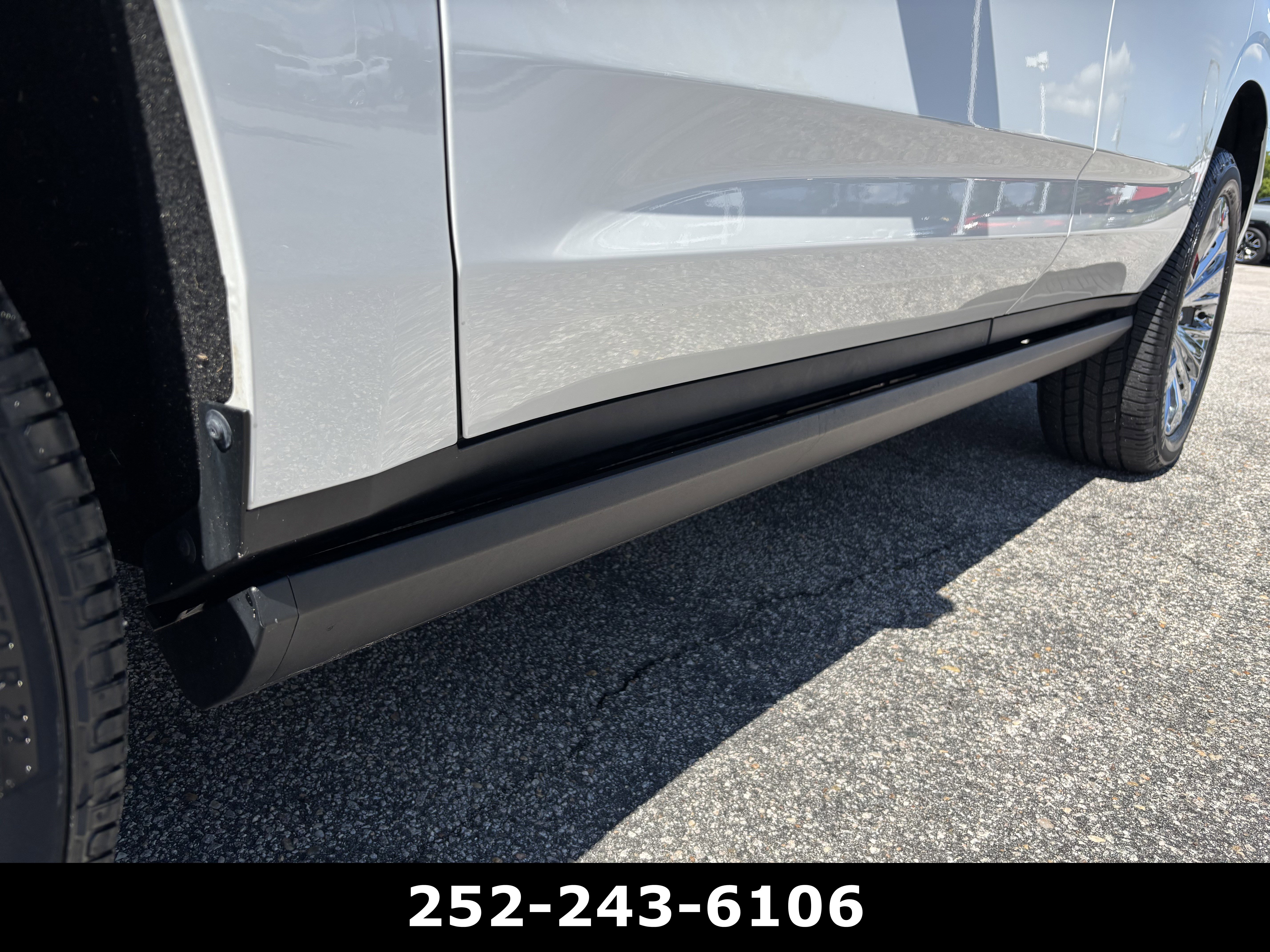Used 2025 Chevrolet Tahoe High Country AWD/4WD image 6