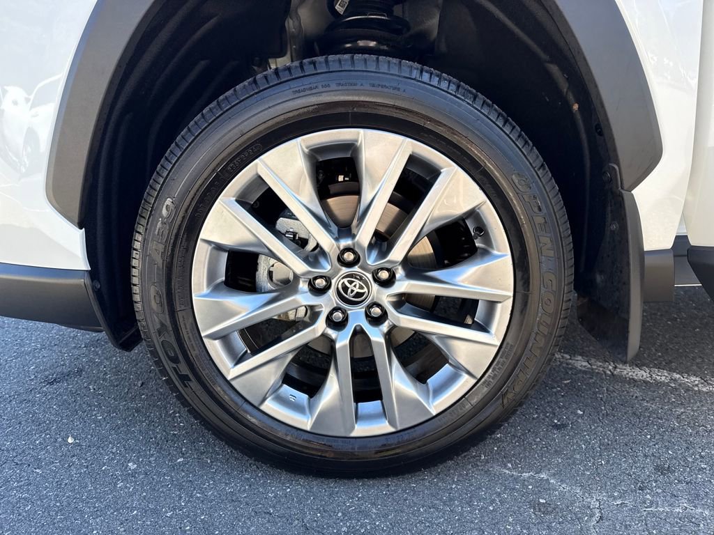 Used 2024 Toyota RAV4 XLE Premium image 28