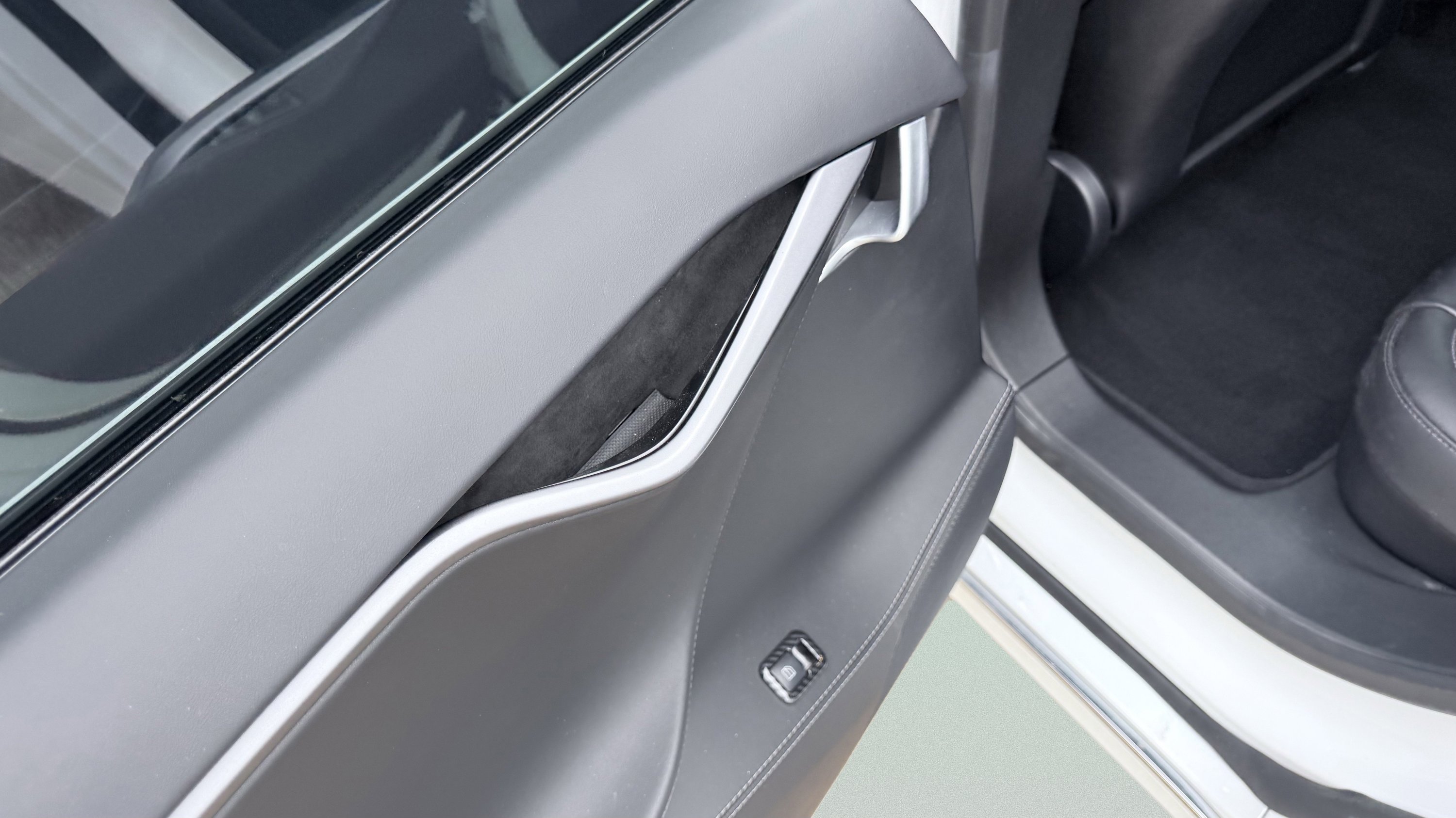 Used 2021 Tesla Model S Long Range Plus image 34