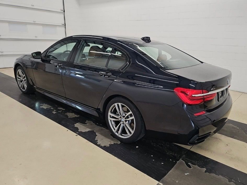 Used 2018 BMW 750i xDrive AWD/4WD image 2