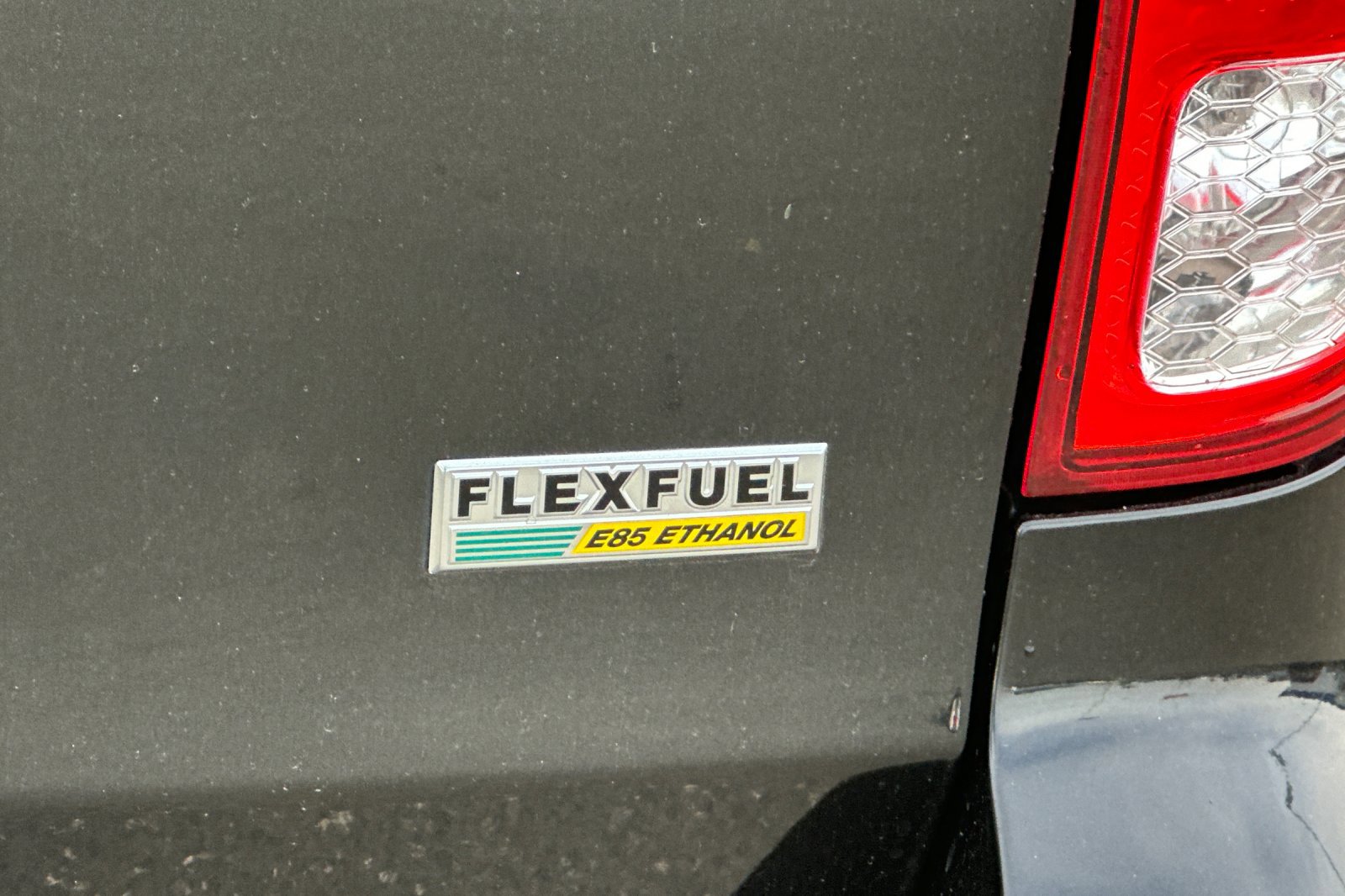 Used 2017 Dodge Grand Caravan SE image 25