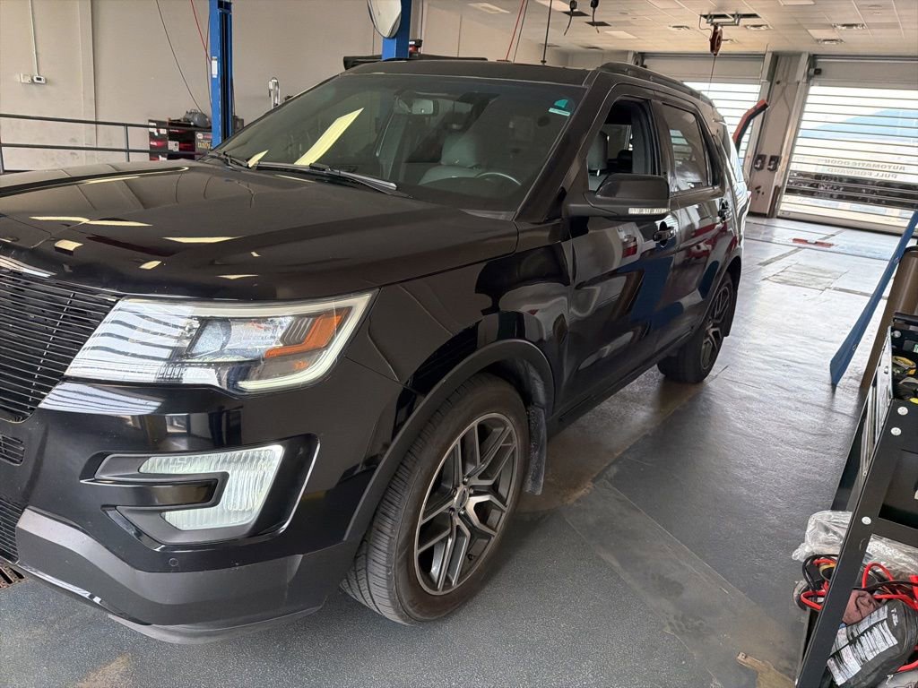 Used 2017 Ford Explorer Sport w/ Equipment Group 401A AWD/4WD image 5