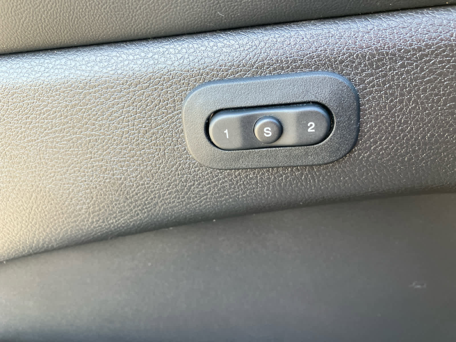 Used 2021 Jeep Grand Cherokee Limited image 12