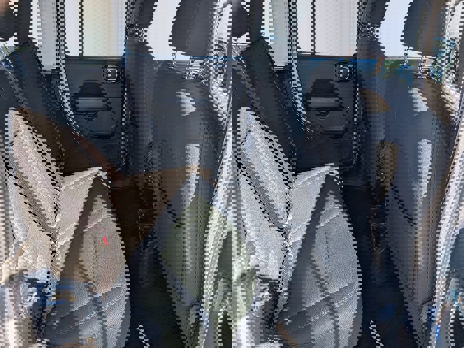 Used 2019 Jeep Wrangler Unlimited Sahara image 9